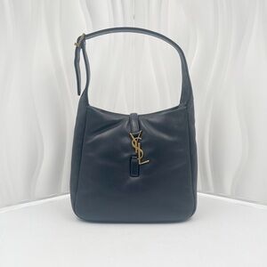 SAINT LAURENT Le 5 à 7 Large Hobo Bag Black Leather